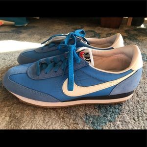 Women's Nike "Oceania"  low top trainers